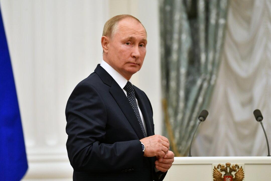 Russia’s Putin Says He Will Be in COVID-19 Self-Isolation ‘A Few Days’