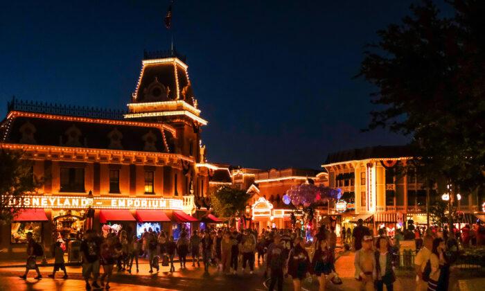 Disneyland Passholders Wait Months for Magic Key Welcome Package