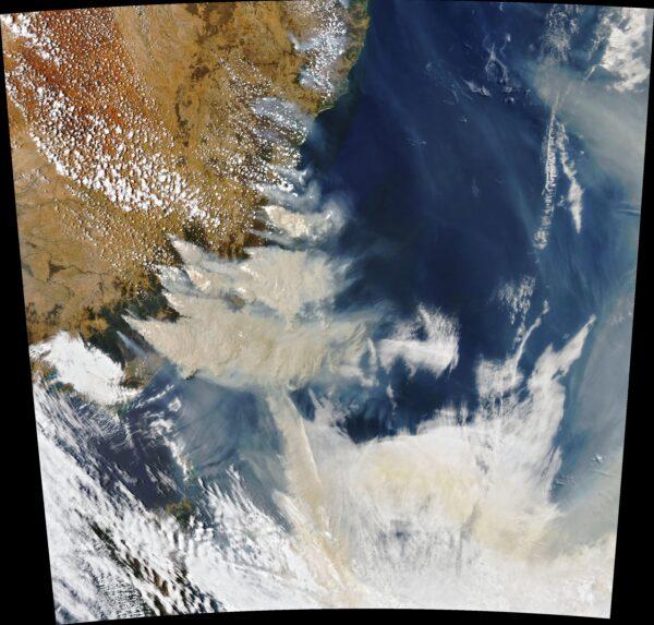 Satellite image of smoke from the Australian Black Summer bushfires on the east coast of Australia on Jan. 4, 2020. (NASA Earth Observatory)