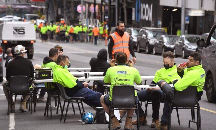 Construction Workers Take to Melbourne Streets to Protest COVID-19 Restrictions