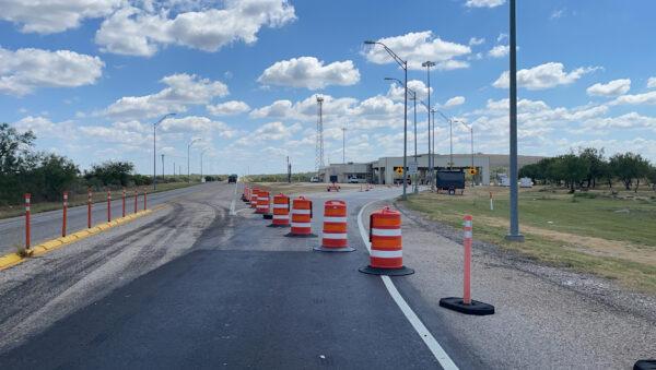 The closed Border Patrol highway checkpoint on Highway 90 near Uvalde, Texas, on Sept. 17, 2021. (Charlotte Cuthbertson/The Epoch Times)