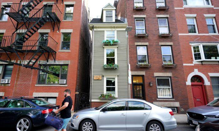 Boston’s Famous Skinny House Sells for a Nice Fat Price