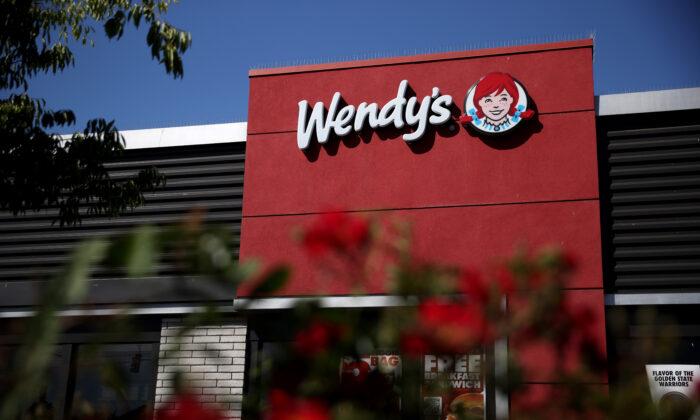 3 Dead in Shooting Outside Florida Wendy’s Restaurant