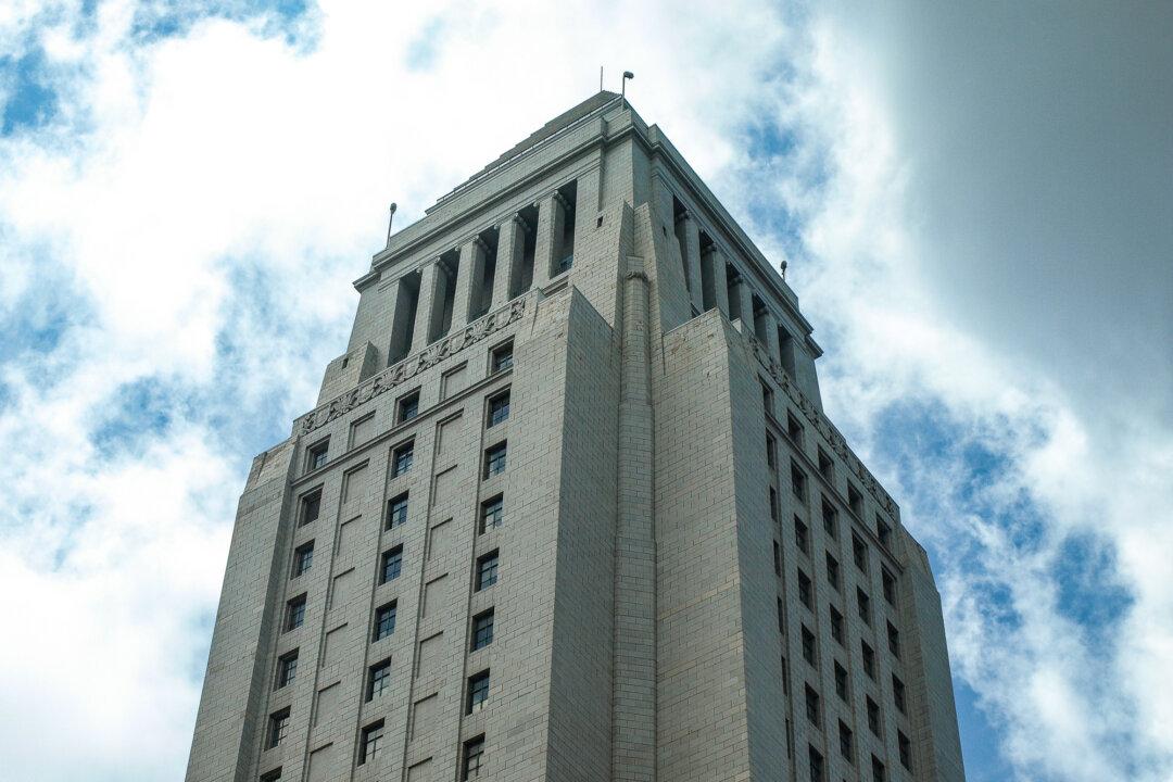 Los Angeles Bans Protests Within 300 Feet of Private Homes