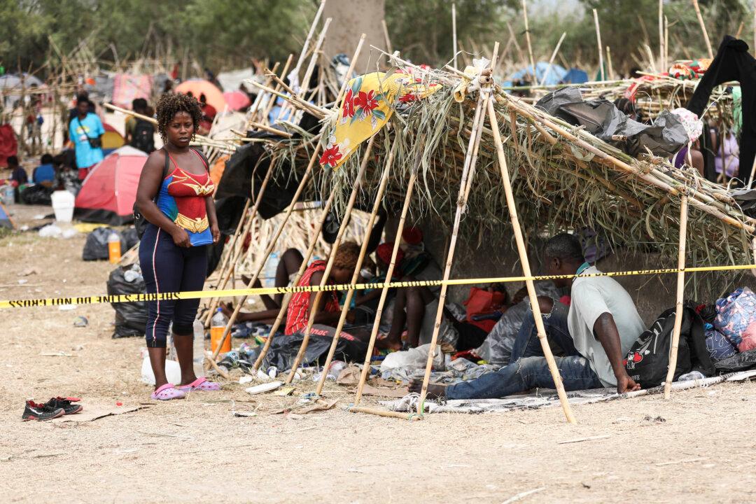 How the Haitian Border Crisis Under a Del Rio Bridge Unfolded