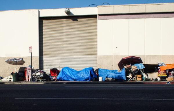 Tents line the sidewalks on Skid Row, in Los Angeles on Sept. 6, 2011. (John Fredricks/The Epoch Times)