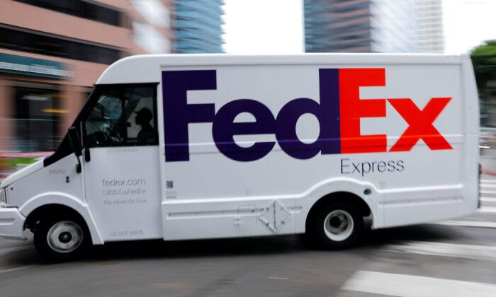FedEx to Start Taking Photos of Packages on Doorsteps to Show Proof of Delivery