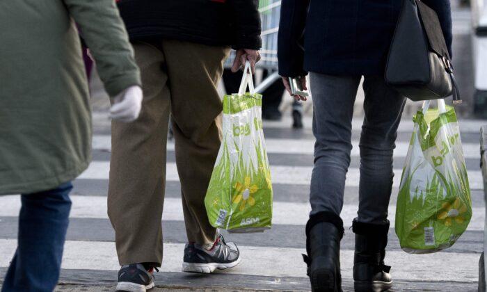 Washington State’s Ban on Single-Use Plastic Bags Goes Into Effect With Penalties of Up to $250