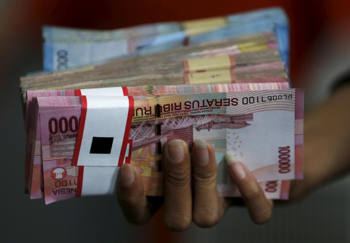 Short Bets on Asian Currencies Creep up on Fed Taper Outlook: Reuters Poll