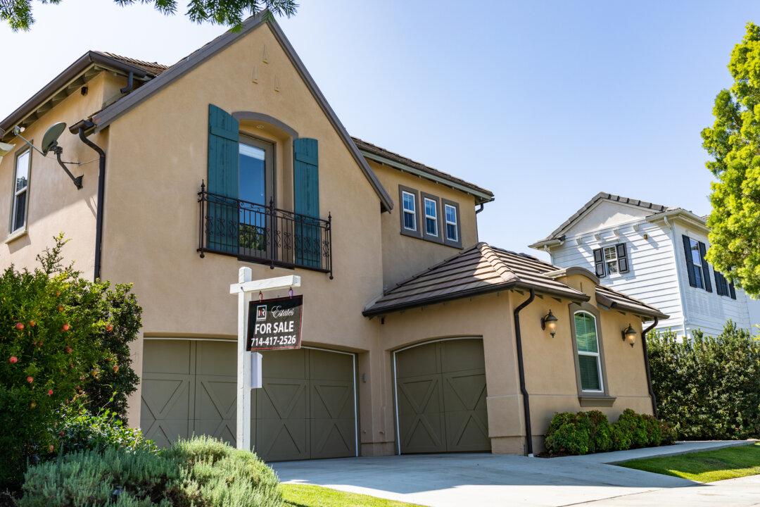 Zillow Stock Sinks After Q3 Earnings: 7 Analysts React to iBuying Shutdown