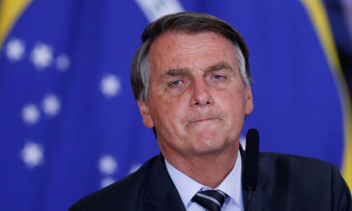 Brazil’s Bolsonaro Says UK’s Johnson Sought ‘Emergency’ Food Deal, British Embassy Differs