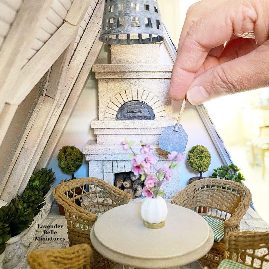 (Courtesy of <a href="https://www.instagram.com/lavenderbelle_miniatures/">Lavender Belle Miniatures</a>)