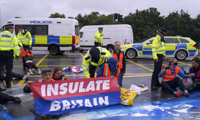 Climate Group Insulate Britain Blocks Two UK Motorways