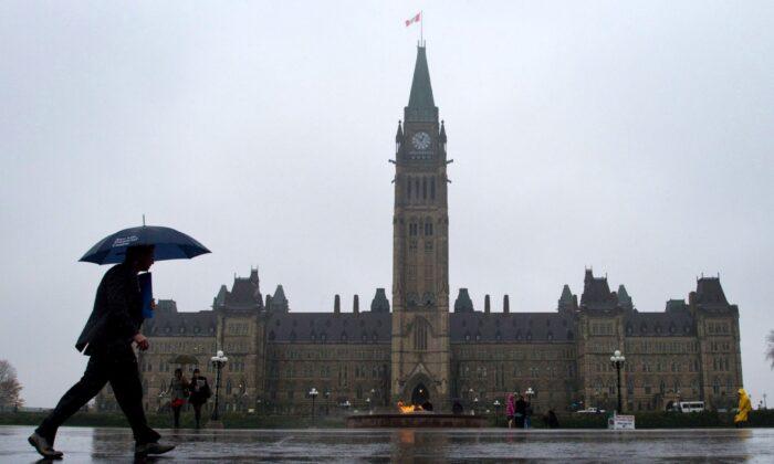 Liberals to Revive Controversial Proposed Laws When Parliament Resumes