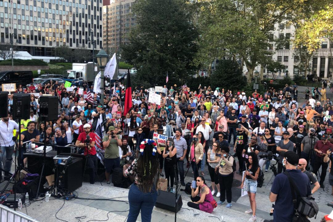 Protesters Against Vaccine Mandates in NYC: ‘This Is a Turning Point’