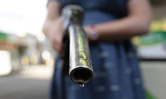 UK, EU Gasoline Prices Spike to Record High Amid Russia’s Destabilization of Ukraine