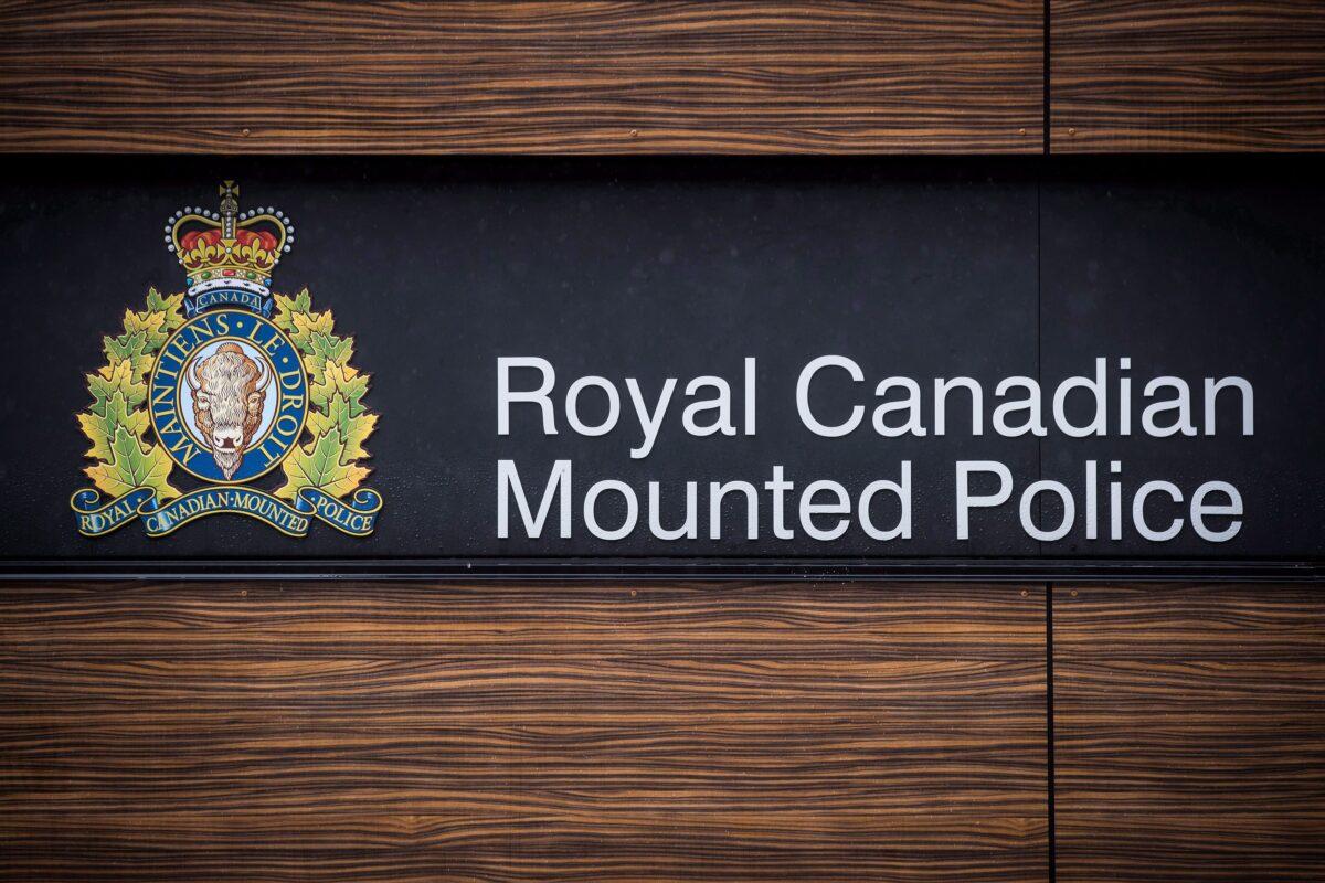 The RCMP logo is seen outside Royal Canadian Mounted Police "E" Division Headquarters in Surrey, B.C., on April 13, 2018. (The Canadian Press/Darryl Dyck)