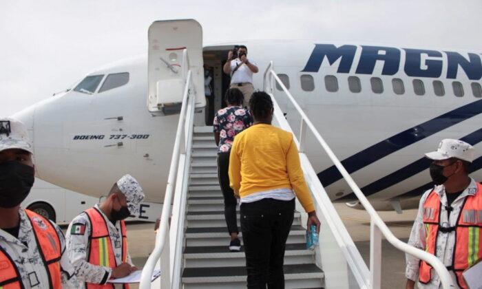 Mexico Sends 70 Haitian Migrants Back Home by Plane