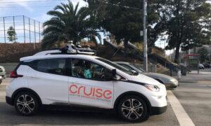 GM’s Cruise, Alphabet’s Waymo Win Permits to Offer Self-Driving Rides to Passengers in California
