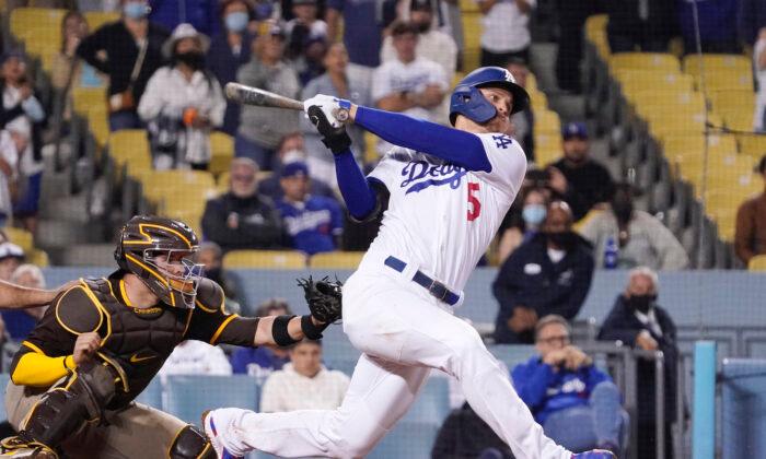 Dodgers Slam 4 HRs in 8th for 11-9 Comeback Win Over Padres