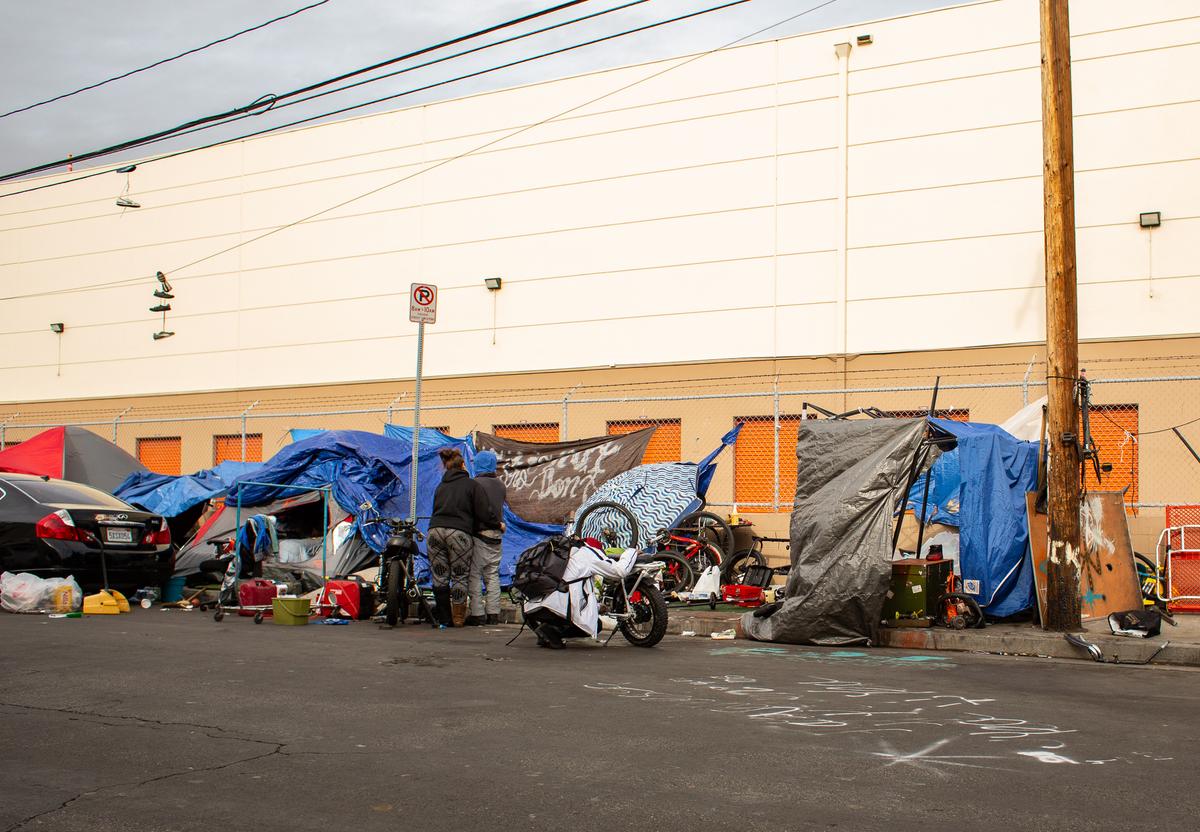 Man Pleads Guilty to Thanksgiving Stabbings of Two Transients