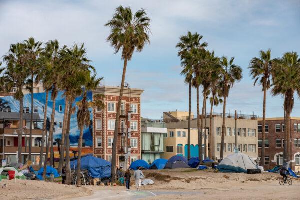A homeless encampment in Venice Beach, Calif., on Jan. 27, 2021. (John Fredricks/The Epoch Times)