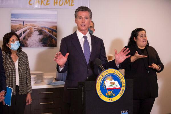 California Governor Gavin Newsom discusses the state's plan for homelessness initiatives in Los Angeles on Sept. 29, 2021. (John Fredricks/The Epoch Times)