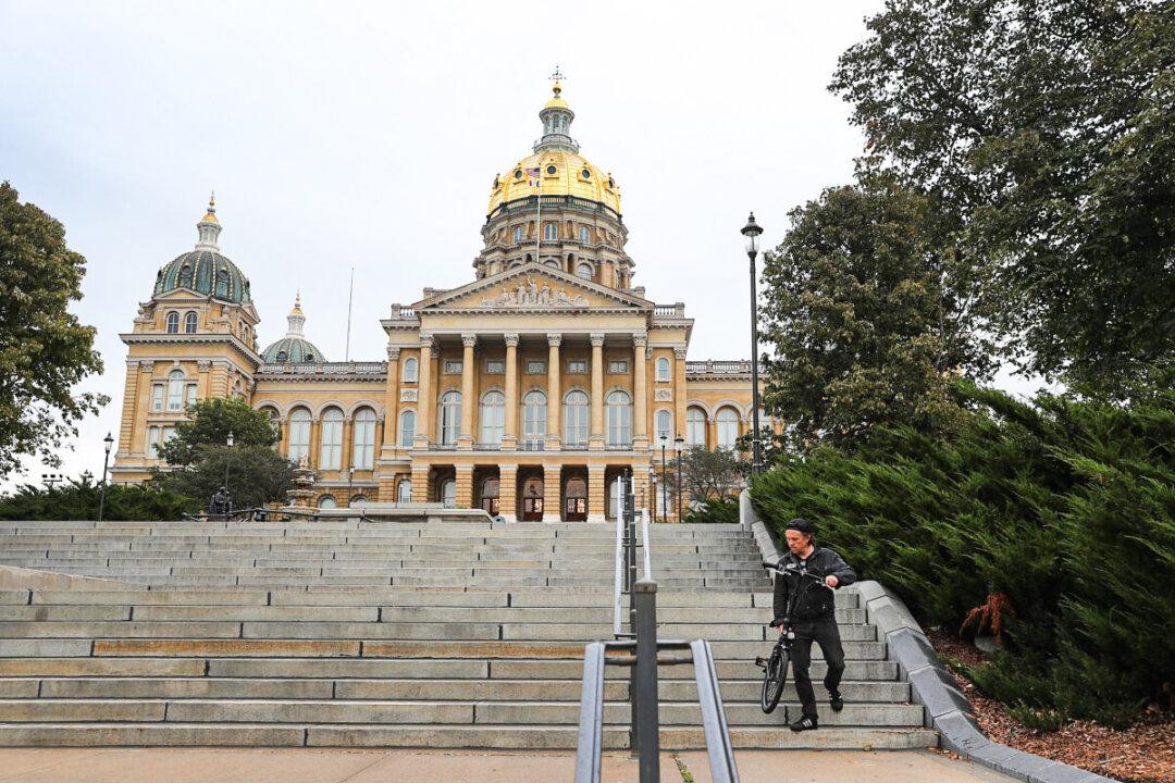 Iowa Seeking to Ban Diversity Offices in Higher Education