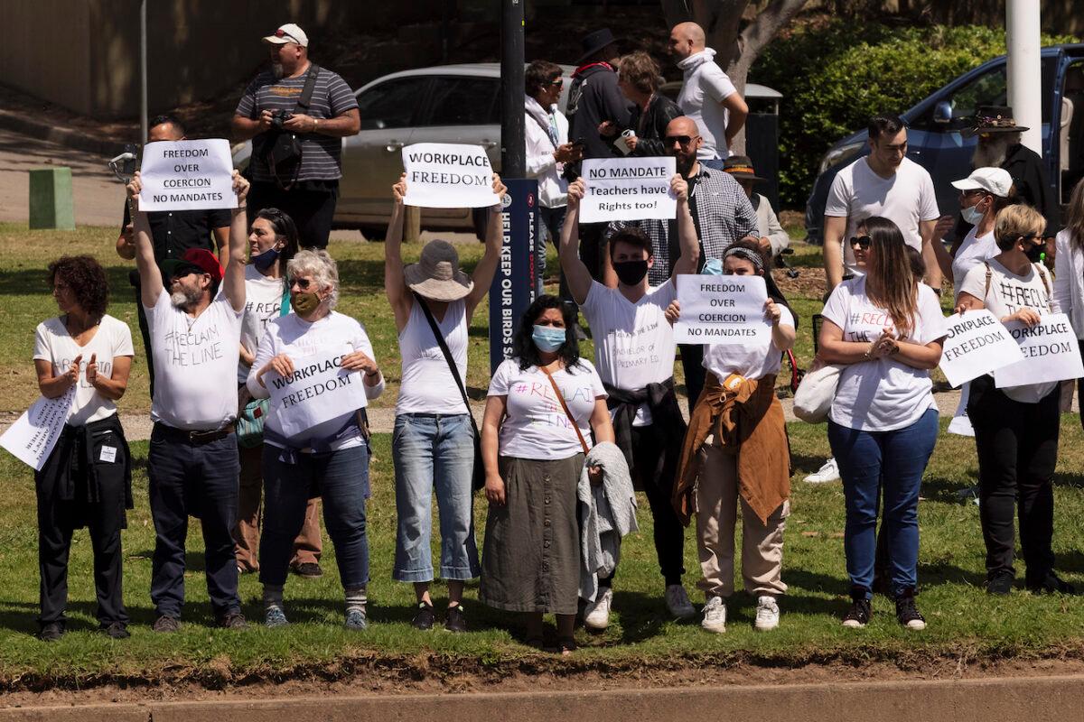 Protesters rallying against mandatory vaccinations gather along the Parramatta River in Sydney, Australia on Oct. 1, 2021. (Brook Mitchell/Getty Images)