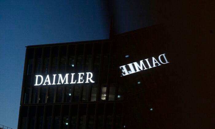 Daimler’s Trucks, Luxury Cars to Go Their Separate Ways