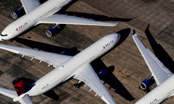 Delta Air’s Ticket Sales Improve, Reinstates Initial Q3 Revenue View