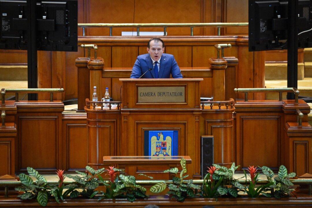 Romanian Government Falls After No-Confidence Vote