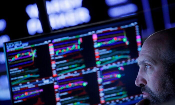 Wall Street Ends Sharply Higher as Big Tech Roars Back