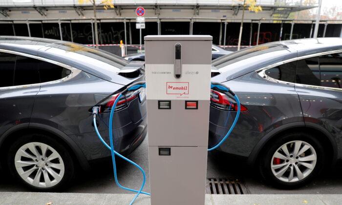 Battery Giants Face Skills Gap That Could Jam Electric Highway