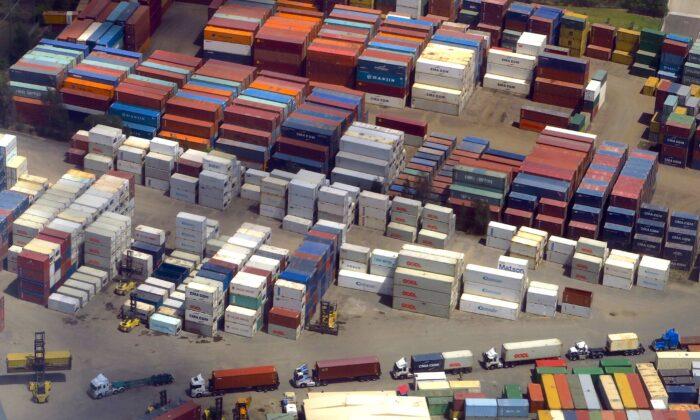 Australia’s Trade Surplus Surprises With Record High on Commodity Demand