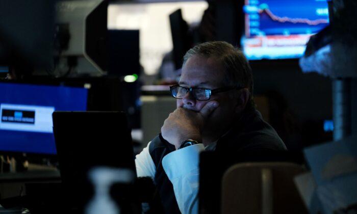 Wall Street Mixed After September Jobs Miss