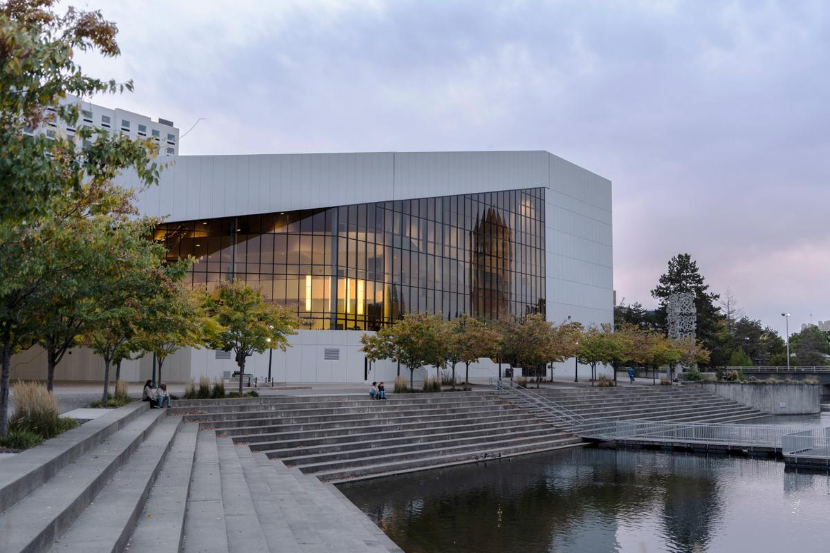 Interior Designer Says Shen Yun Is ‘True Art’