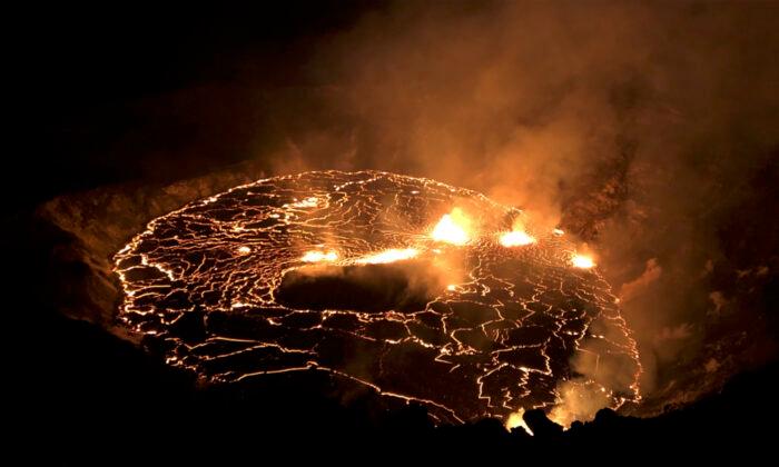 Erupting Hawaii Volcano’s Alert Level Is Lowered to ‘Watch’