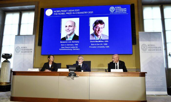 Chemistry Nobel Awarded to 2 Scientists for Building Molecular Construction Tool