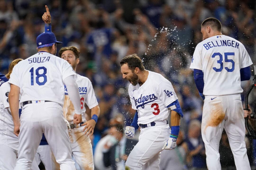 Dodgers Advance to Playoffs With Chris Taylor’s Walk-Off Homer