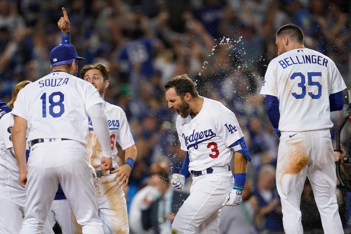 Dodgers Advance to Playoffs With Chris Taylor’s Walk-Off Homer