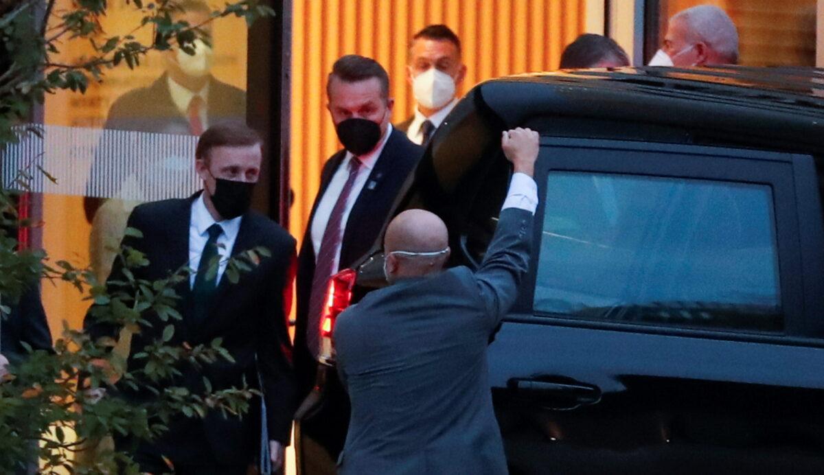 U.S. national security adviser Jake Sullivan leaves from the Hyatt Regency Zurich Airport hotel following a meeting with CCP Politburo member Yang Jiechi in Zurich, on Oct. 6, 2021. (Arnd Wiegmann/Reuters)