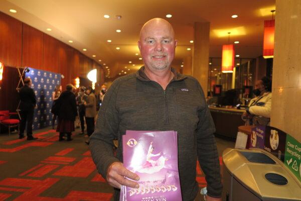 Steve Peterson enjoyed Shen Yun Performing Arts at Portland's Keller Auditorium on Oct. 7, 2021. (Sunny Chen/The Epoch Times)