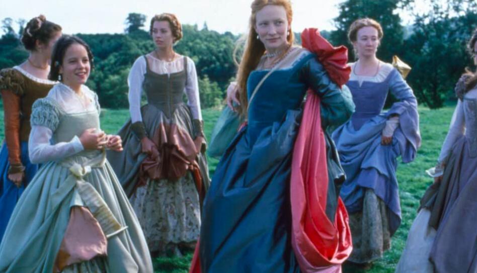 Elizabeth I of England (Cate Blanchett, C) and her maids-in-waiting, in “Elizabeth.” (PolyGram Filmed Entertainment)