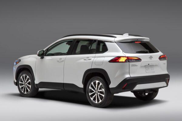 A clean-flowing and graceful rear design. (Courtesy of Toyota)