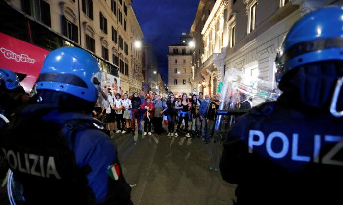 Italian Police Arrest 12 After Anti-COVID-19 Pass Protest
