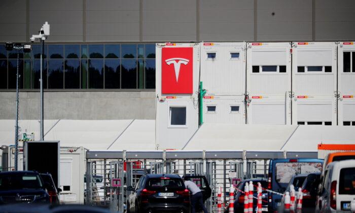 Tesla Withdraws State Funding Application for German Battery Plant