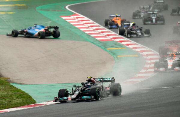 Mercedes driver Valtteri Bottas of Finland leads at the start of the Turkish Formula One Grand Prix at the Intercity Istanbul Park circuit in Istanbul, Turkey, on Oct. 10, 2021. (Francisco Seco/AP Photo)