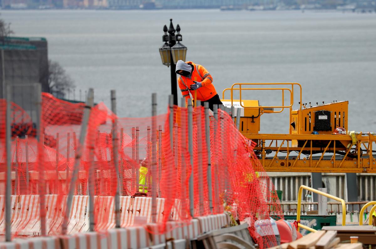 Goldman Cuts Forecast for US Economic Growth in 2021 and 2022