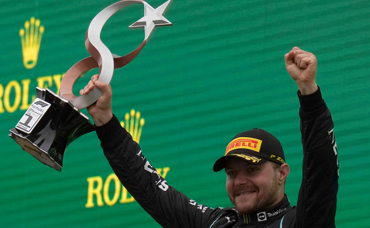 Bottas Wins, Frustrated Hamilton Loses F1 Lead to Verstappen